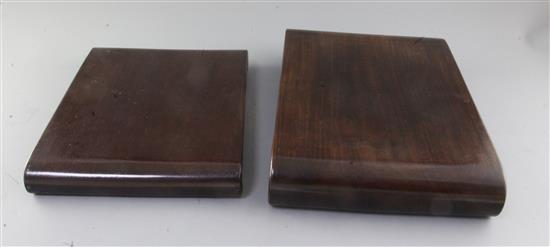 Two Chinese hongmu scholars stands, 19th century, 33.5cm and 28.5cm